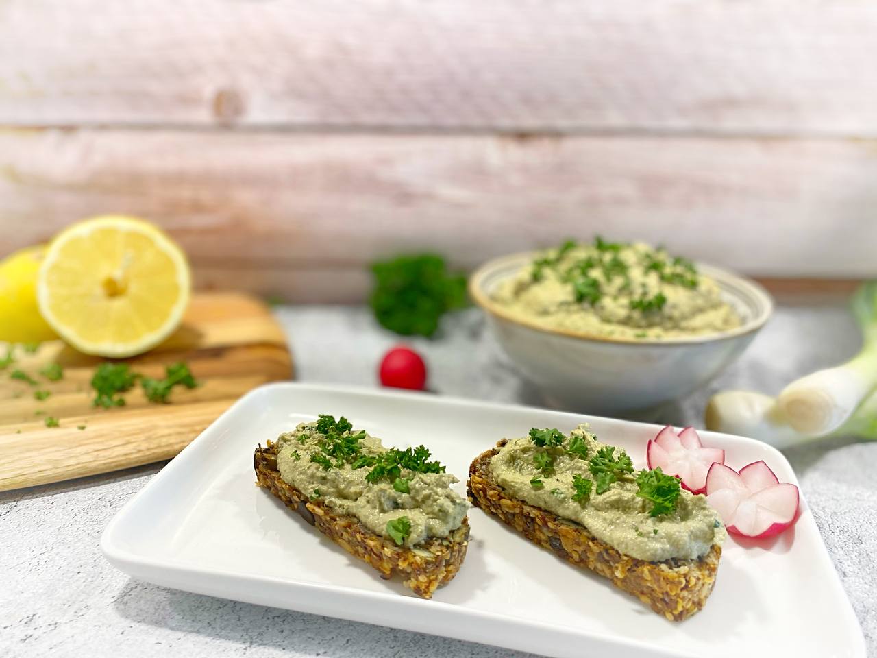 Gesunde Rezepte: Veganer Kräuter-Aufstrich